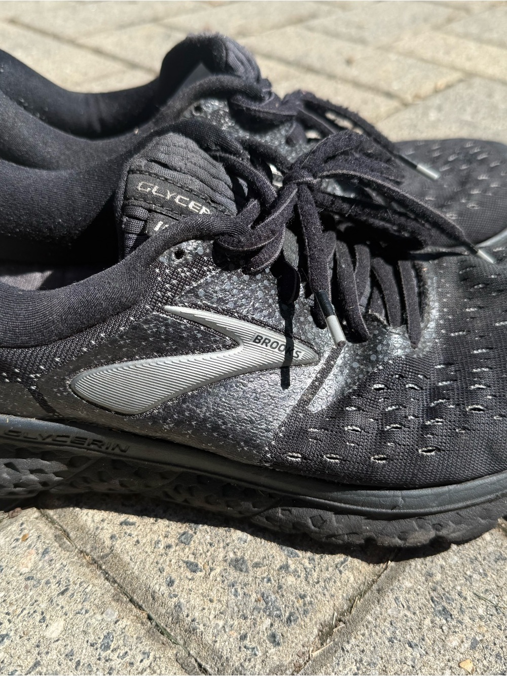 Brooks women’s Black Running Shoes - Lightweight Support 8.5